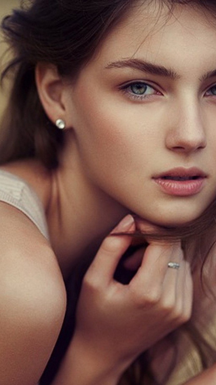 750x1334  Симпатичная девочка обои HD 31110 - Baltana