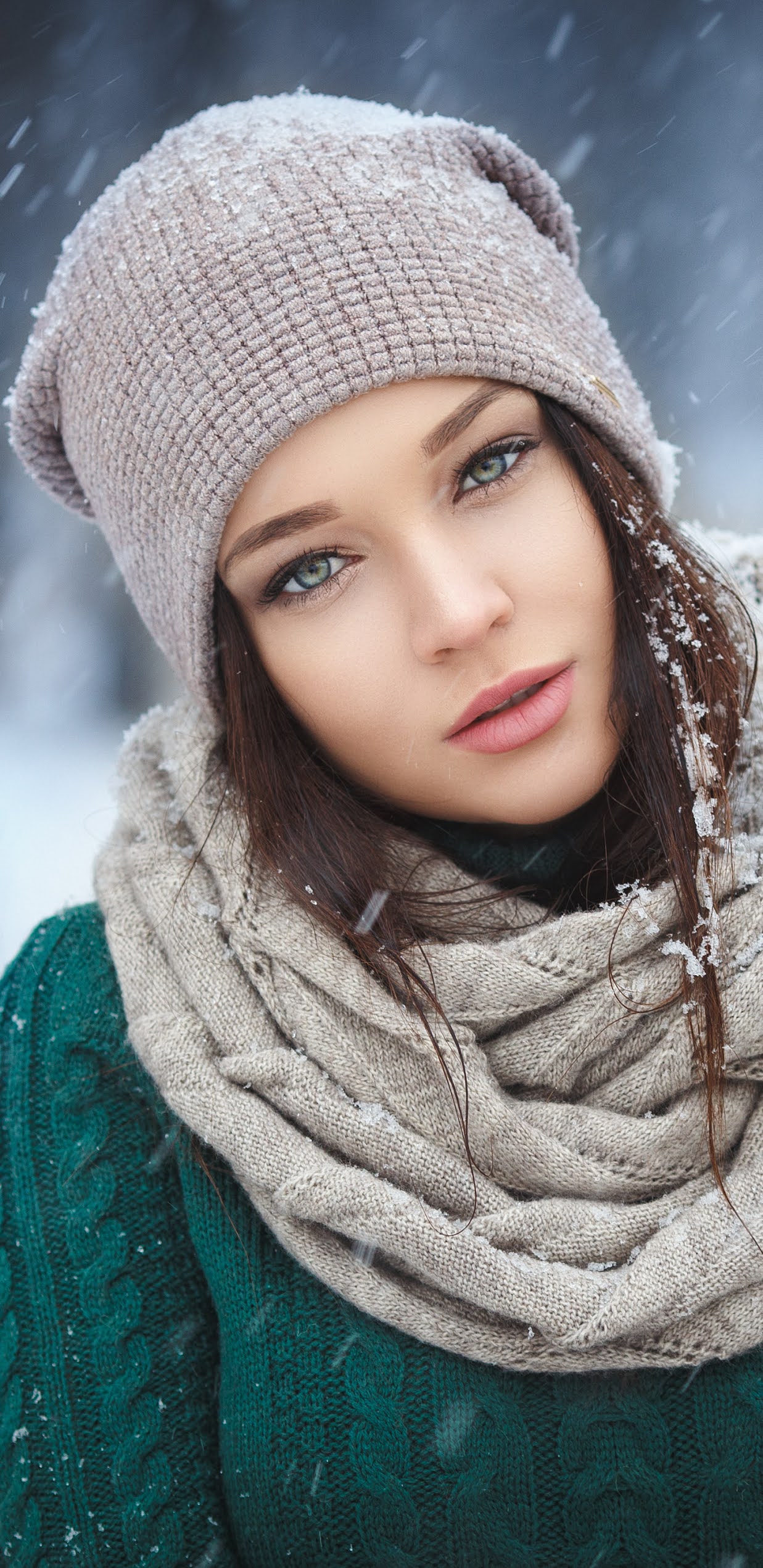 1237x2542  Украина модель Анджелина Петрова обои - HD Mobile Walls