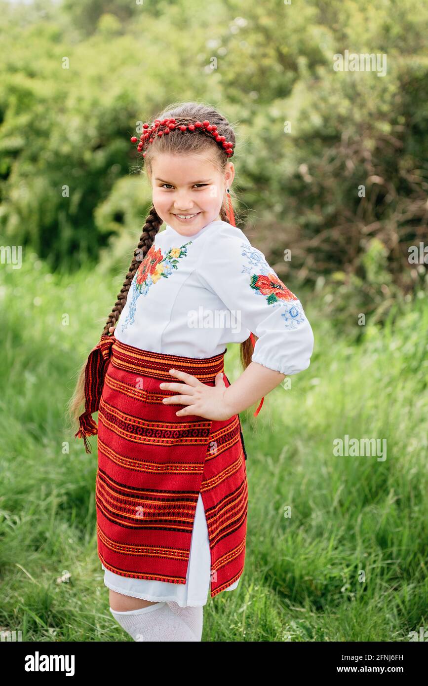 867x1390  Красивая украинская девушка фото студия портрет Stock Photo 2136757695 | Shutterstock