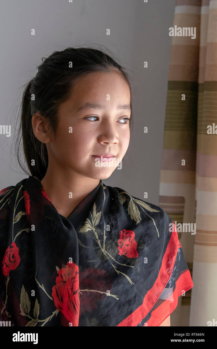 866x1390  Казахская девушка Hi -Res stock Photography и Images - Alamy