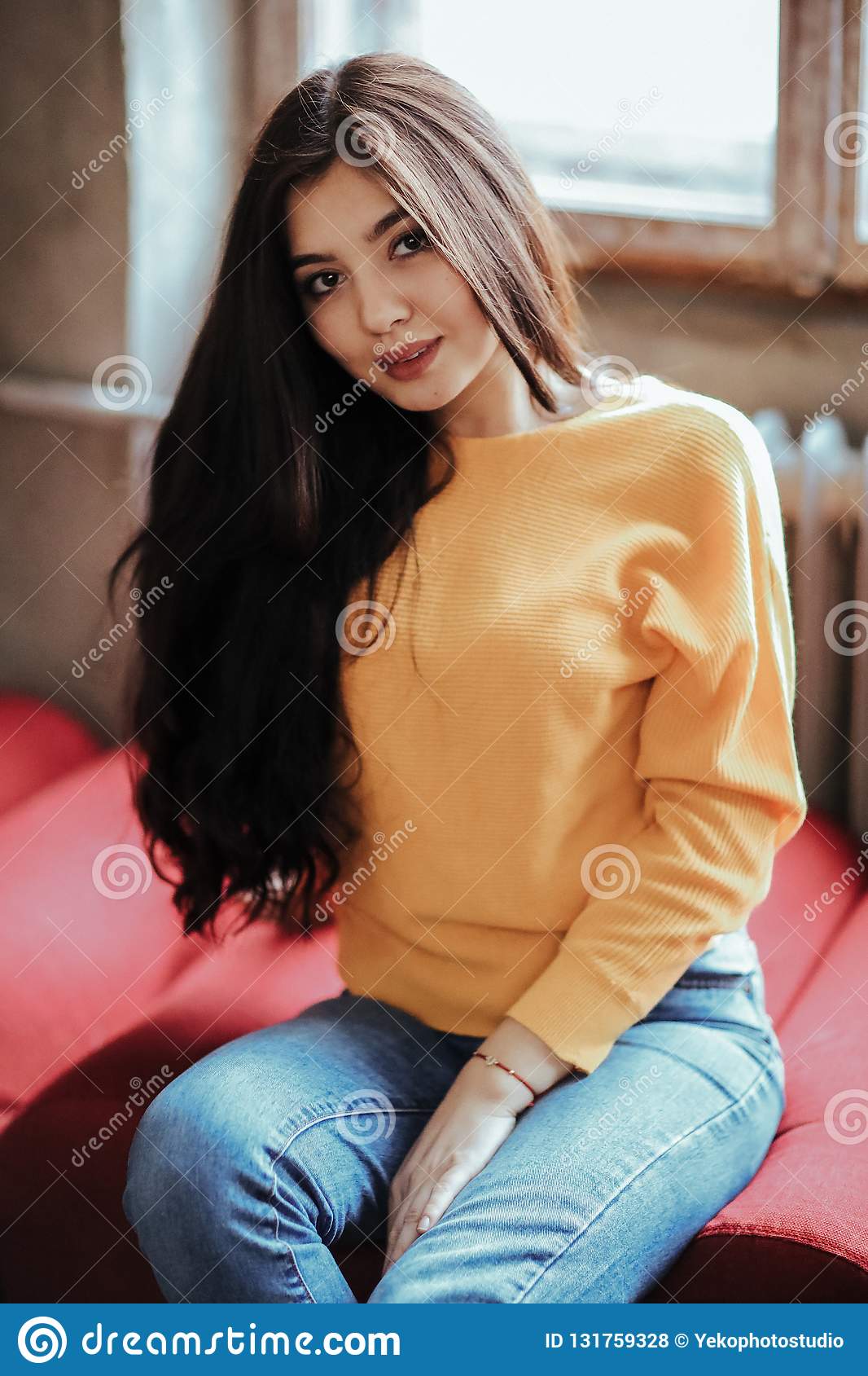 1066x1689  226 Молодая Узбекская девушка Стоковые фотографии - Бесплатно \ U0026 Стоковые фотографии без роялти от Dreamstime