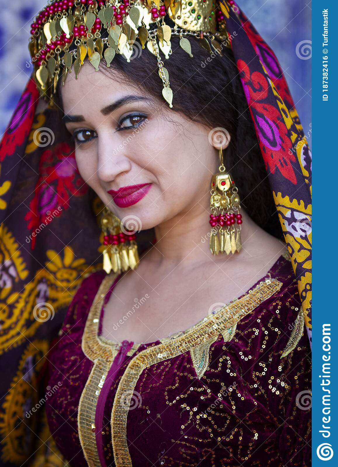 1157x1600  Узбекистан женщина Самарканд Hi -Res stock Photography и Images - Alamy