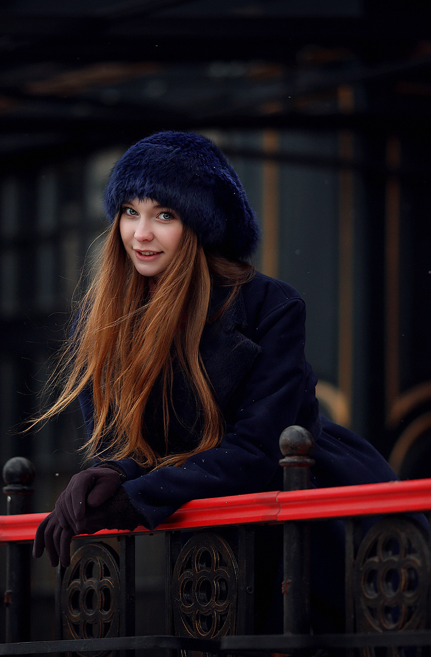 840x1280  Скачать обои 840x1336 русская женщина, модель девочки, длинные волосы, iPhone 5, iPhone 5S, iPhone 5C, iPod Touch, 840x1336 HD фон, 4921