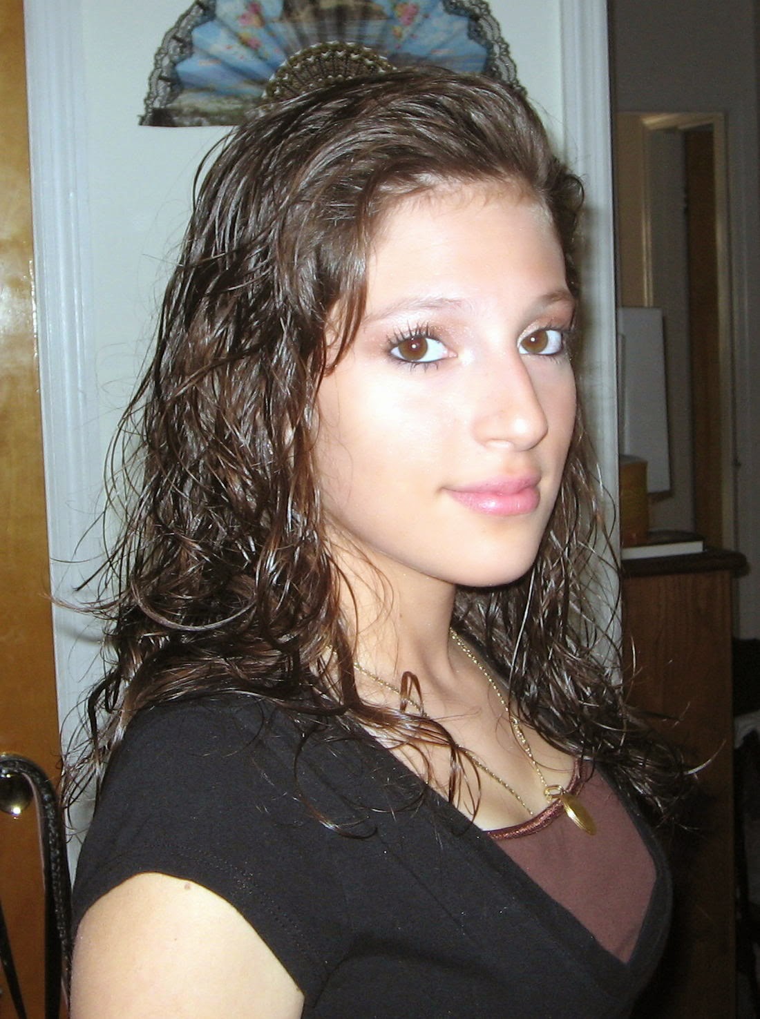 1100x1476  HD обои: Италия, Болонья, Дом, глаза, свет, светодиод, женщина, Рождество, украшение | Обои