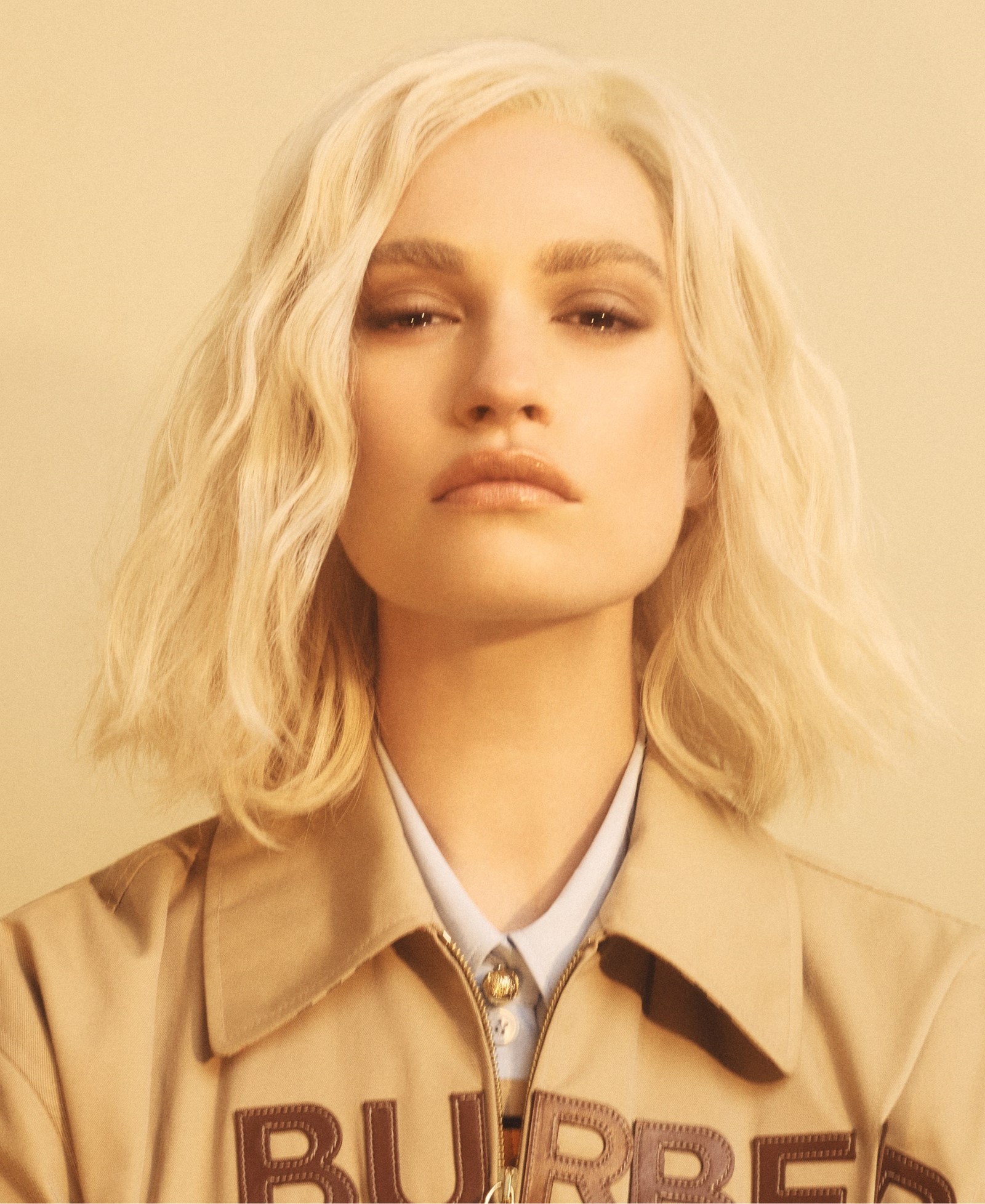 1600x1955  История обложки: Лили Джеймс гораздо больше, чем английская роза | Другой