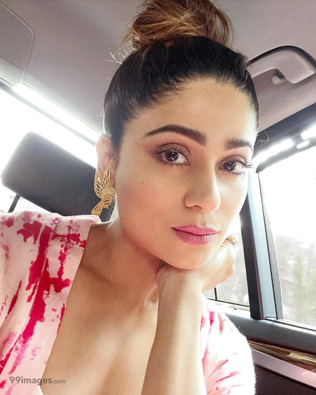 1080x1350  Дайана Мендоса - Википедия