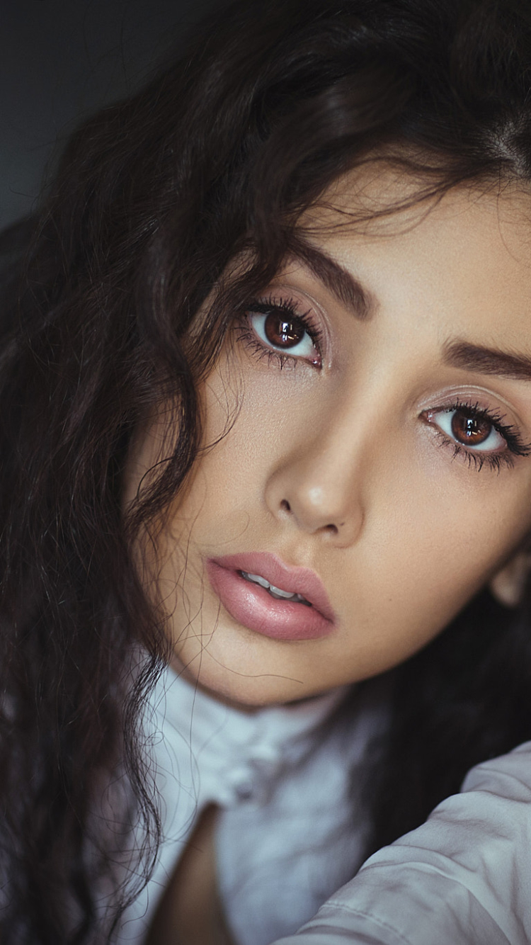 750x1334  Модель телефона обои Али Фалака - Мобильная пропасть