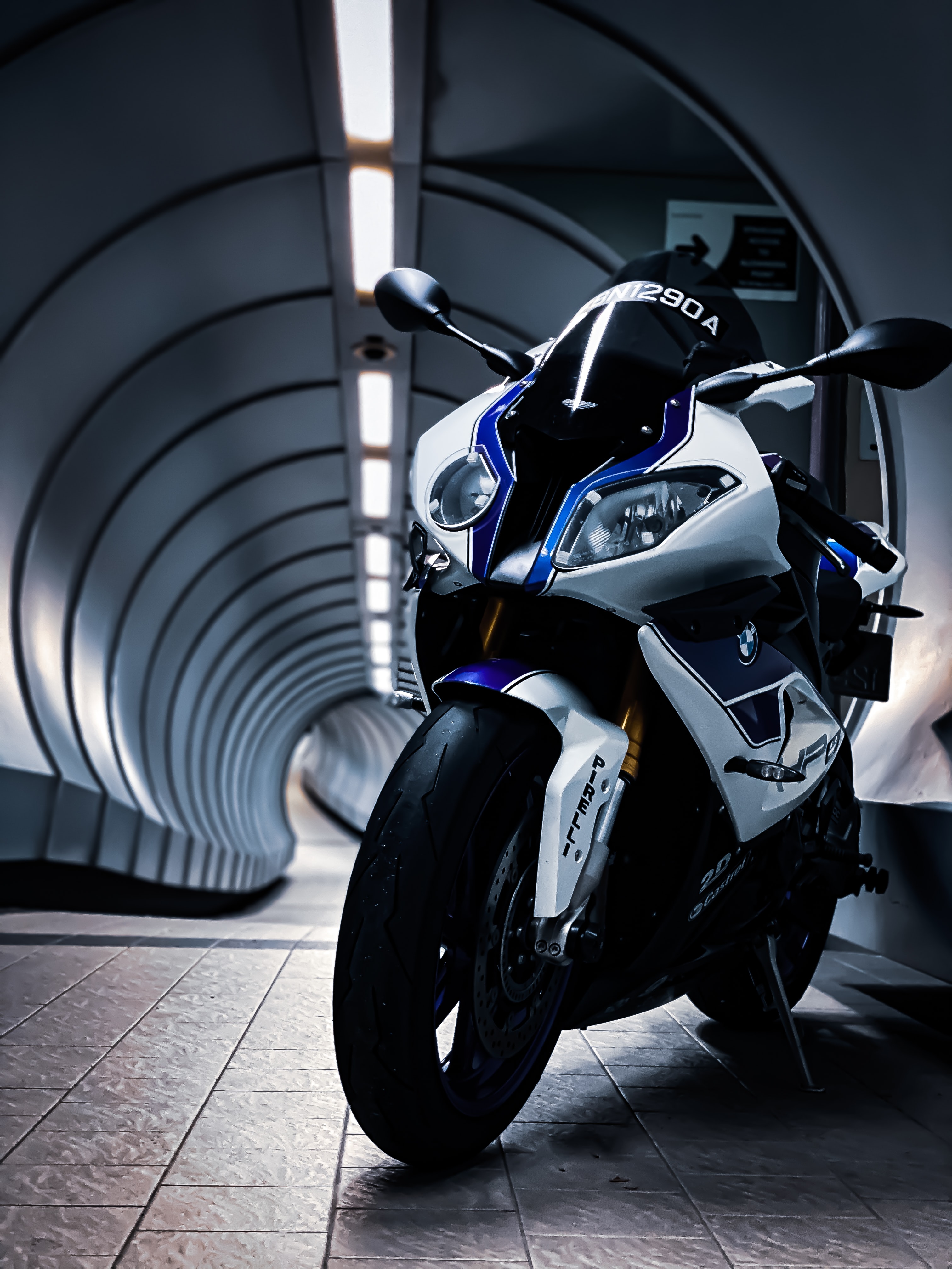 BMW Moto 4k