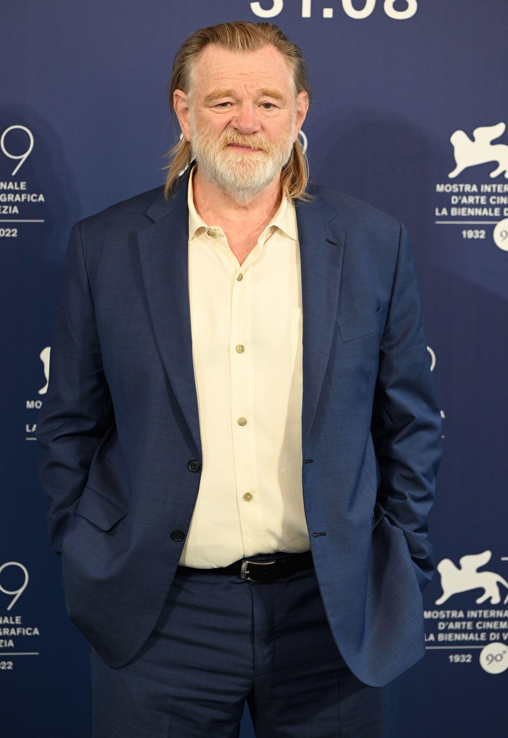 1721x2500  Посягательство 1080p, 2K, 4K, 5K HD Обои Скачать бесплатно | Обои