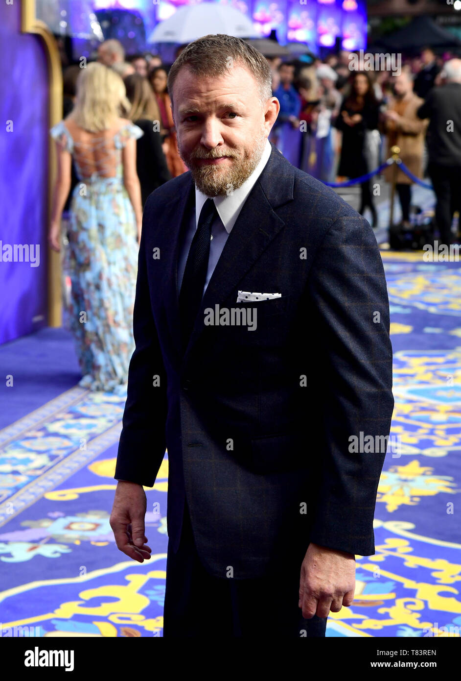 942x1390  Чарли Ханнам в Твиттере: \ "📸 Новый фильм для Чарли Ханнама по имени джентльмены, режиссер Гай Ричи, и его скоро наступит! Https: //t.co/adre5r20ah \"/Twitter