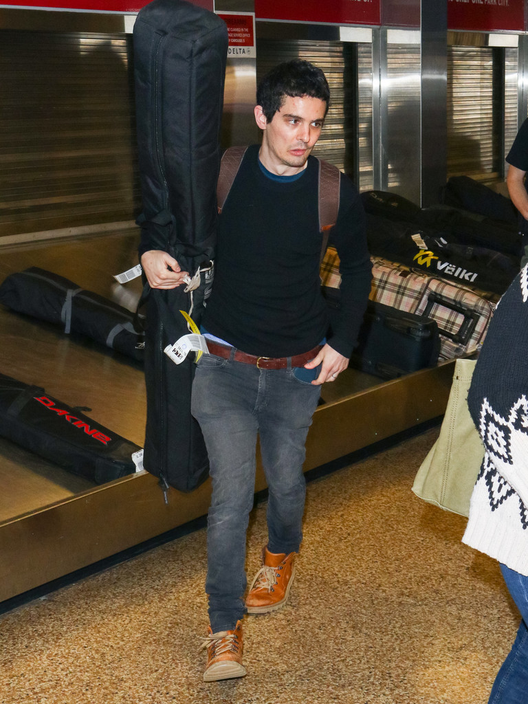 768x1024  Райан Гослинг на первого человека, заговоры о луне, и мягкие сотрясения сотрясения | GQ