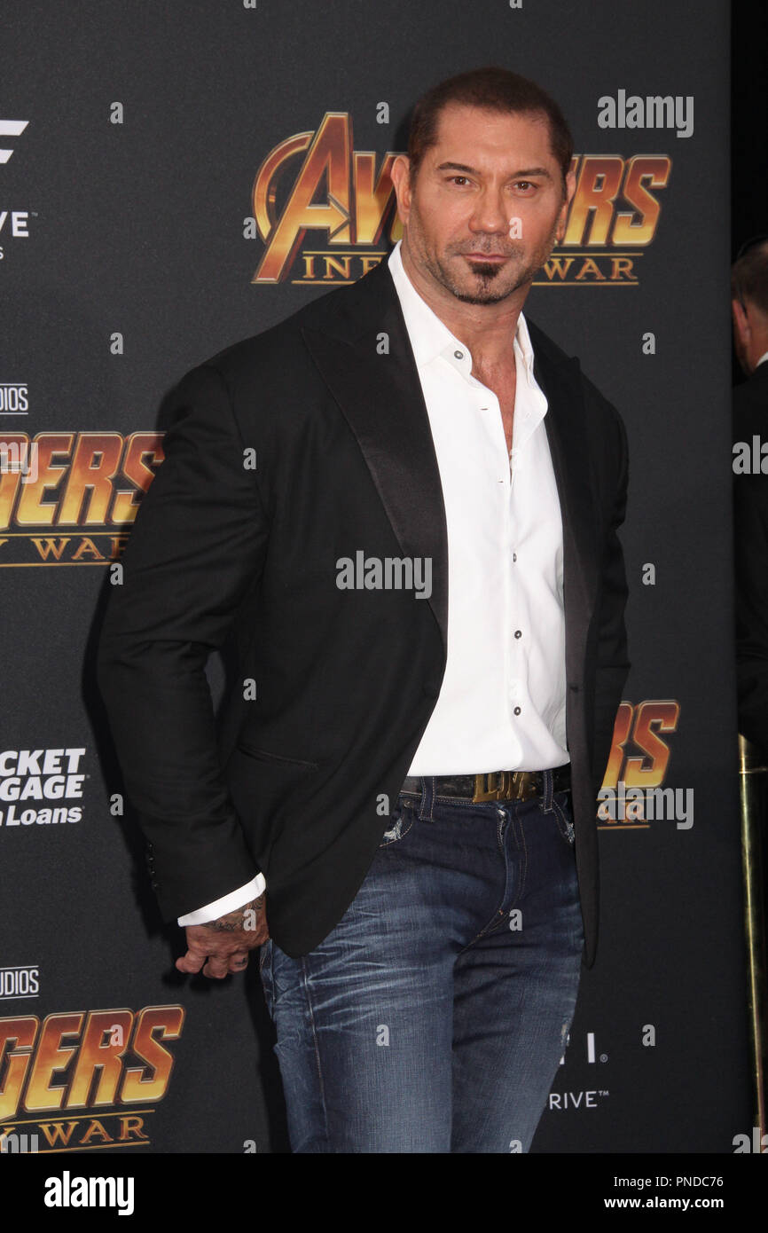 866x1390  Дэйв Баутиста говорит Дюну, Борьба и погоня за своими мечтами