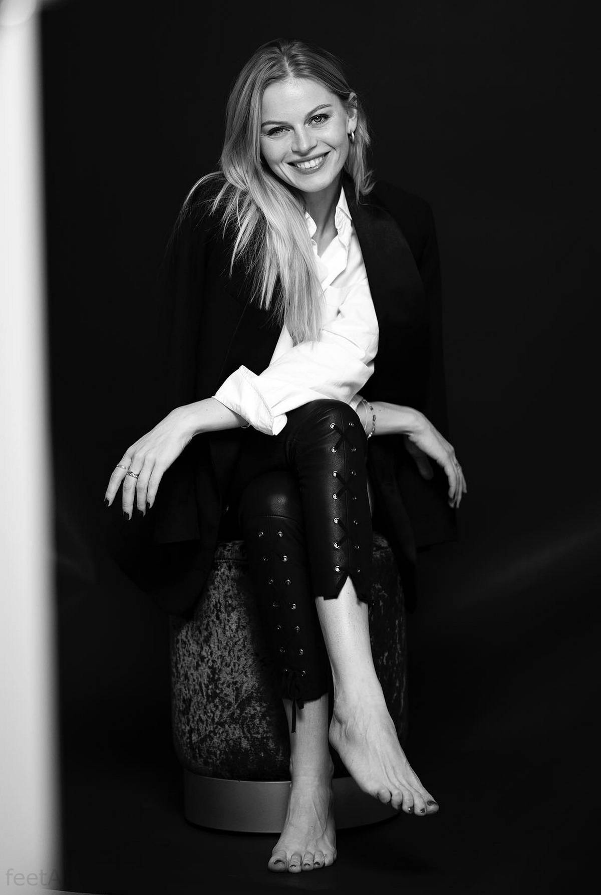 1200x1786  Н. Анастяя Стехко - ноги