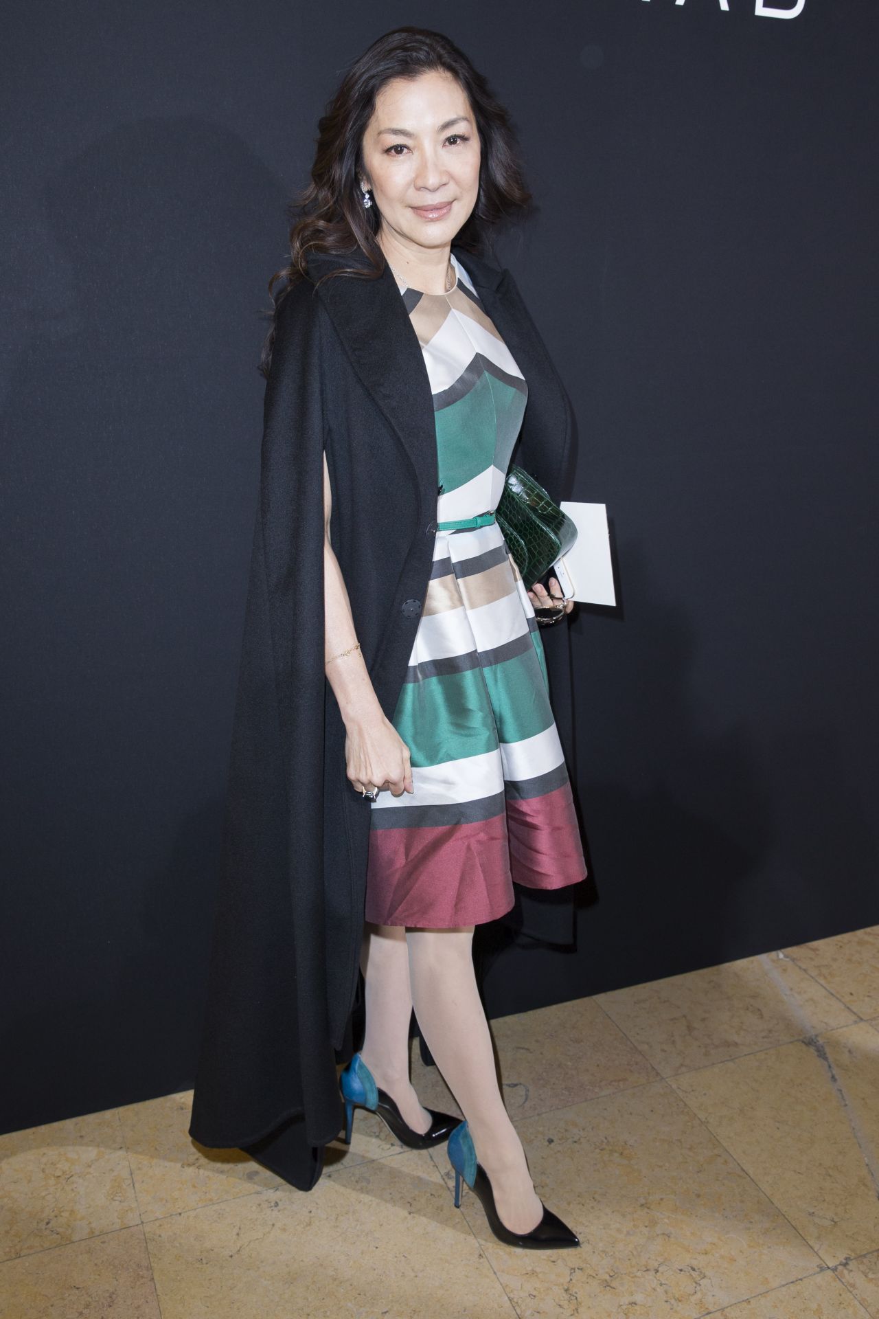 1280x1920  Мишель Йео, Маделейн Петсч - Фотографии Мишель Йео - Зимбио