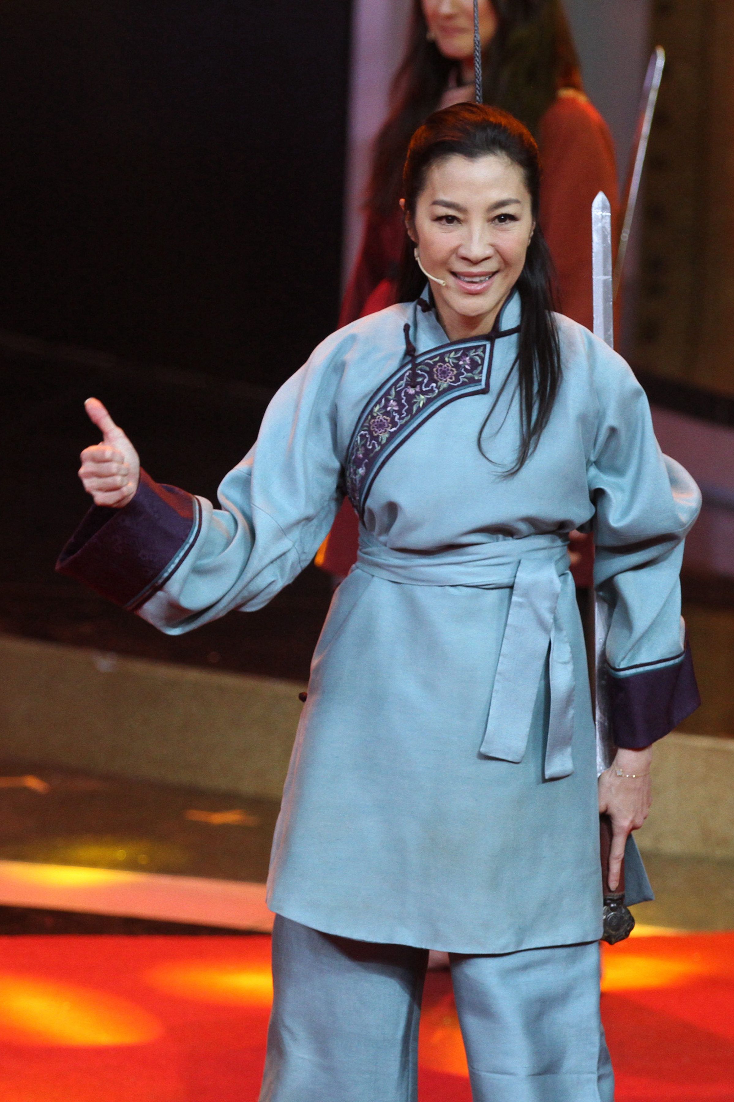 2398x3600  Обои, присяжные Тигр, Скрытый Дракон: Меч Судьбы, Мишель Йео, Лучшие фильмы 2016, фильмы № 9141