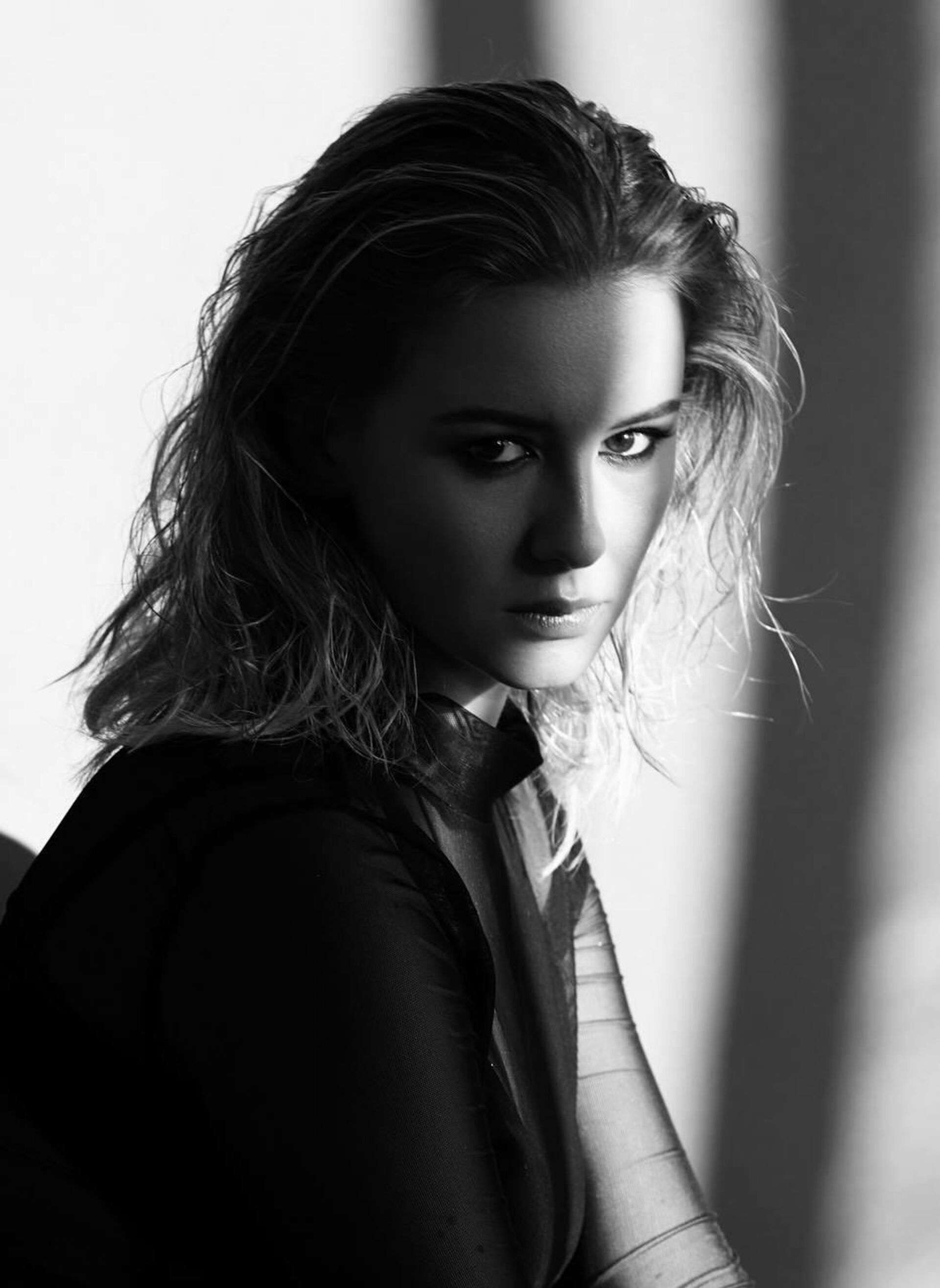 1920x2631  Ирина -вернангаум: я с надписью