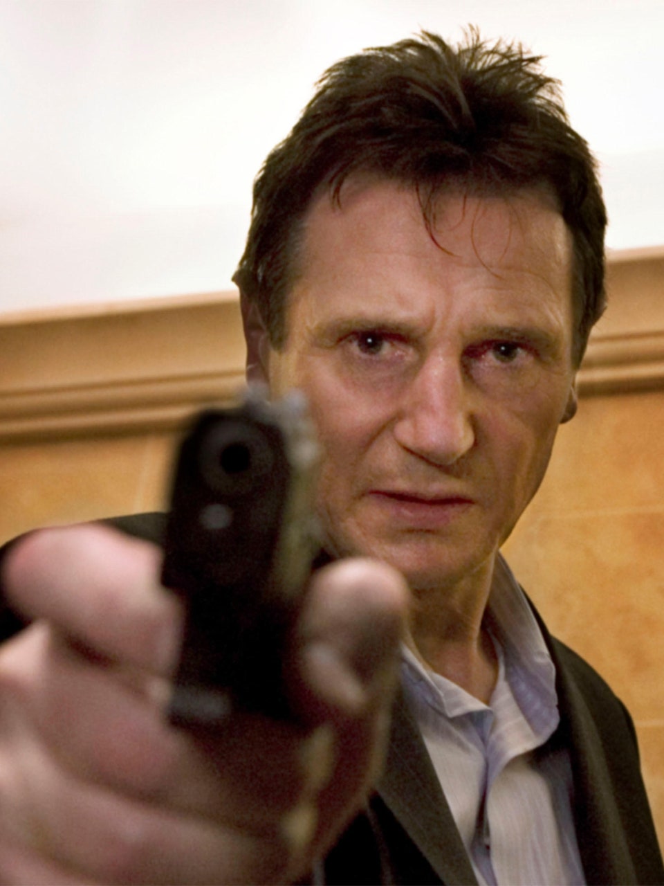 960x1280  Лиам Нисон Телефон Обои от Натана Конглтона - Мобильная пропасть