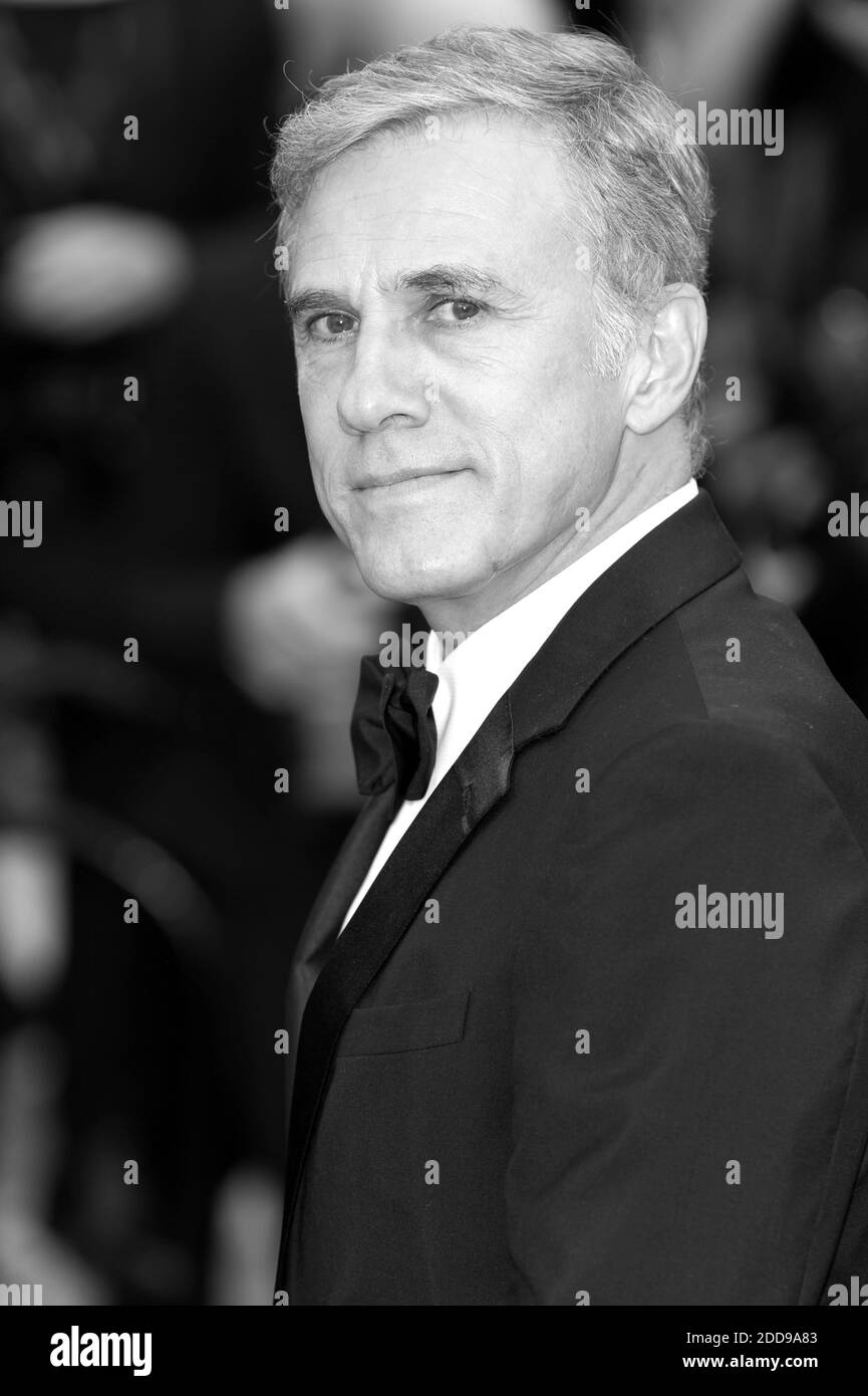 865x1390  Скачать Christoph Waltz Free HD фото для мобильных телефонов ПК обои - getWalls.io