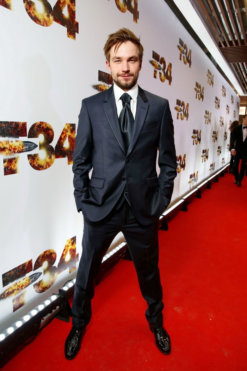 799x1200  AlekcandrpeTrov -premerara -yperimamat - 34 | Кино -дед, пл.