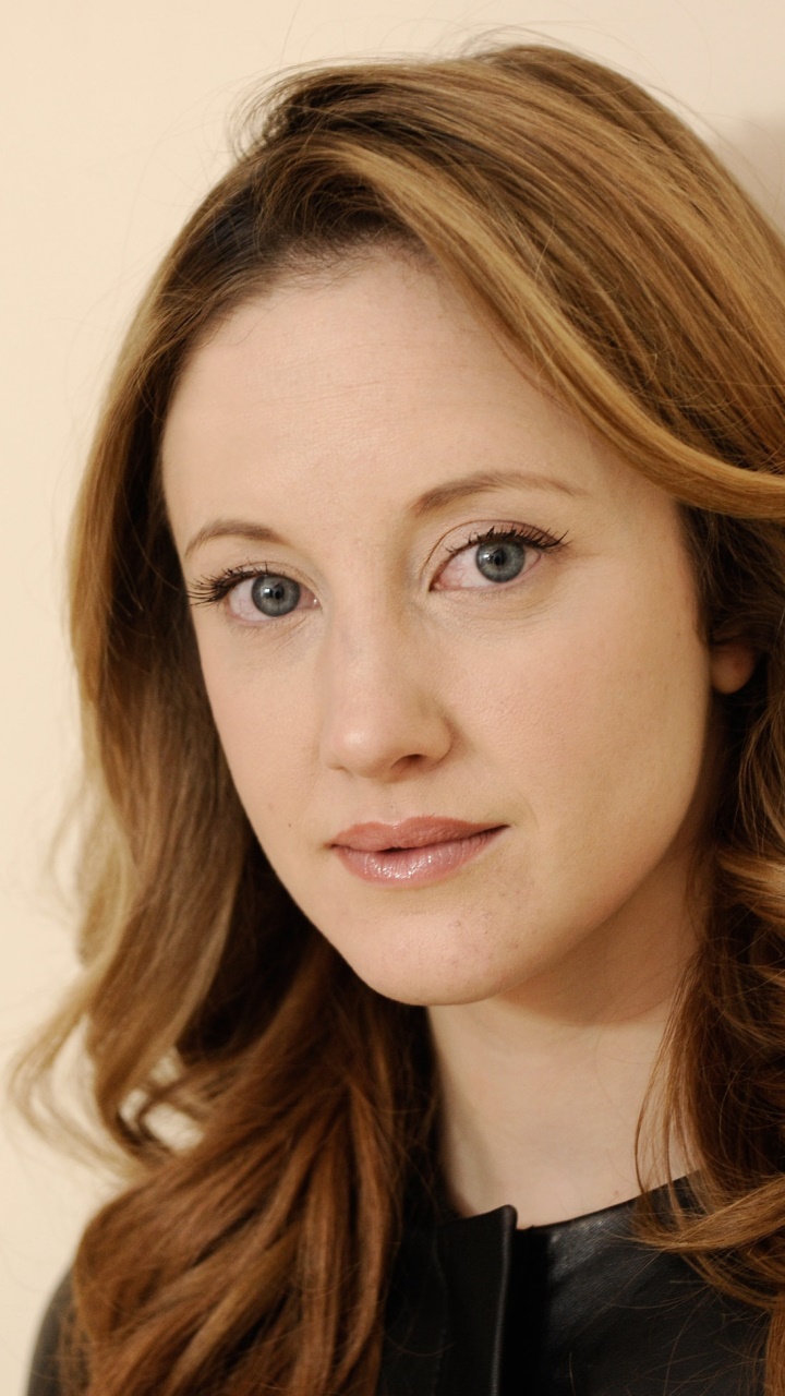 720x1280  Андреа Рейзборо Желтое платье Британская академия Фильм Премиос Лондон Кальенте Имагенес Пор Мареа | Imágenes Españoles Imágenes