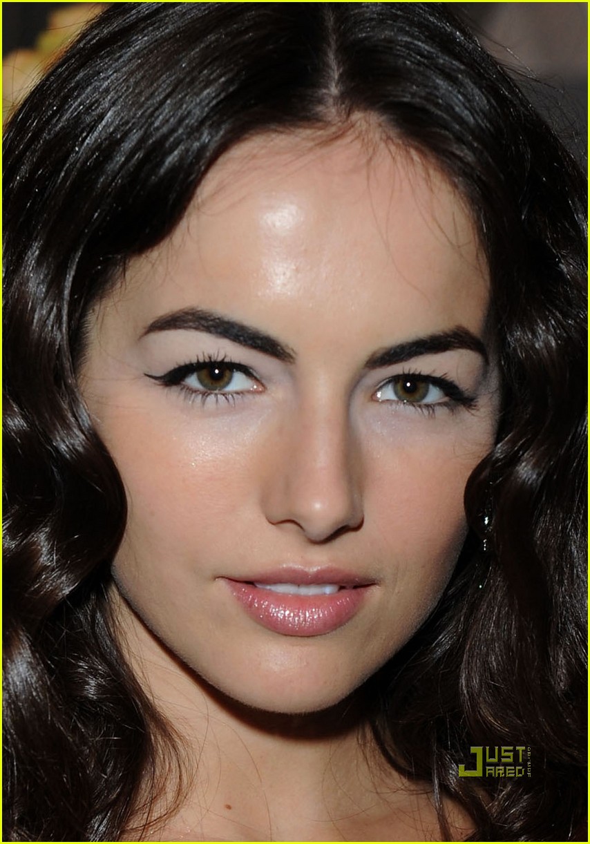 854x1222  Winona Ryder Hot HD обои - спортивные обновления