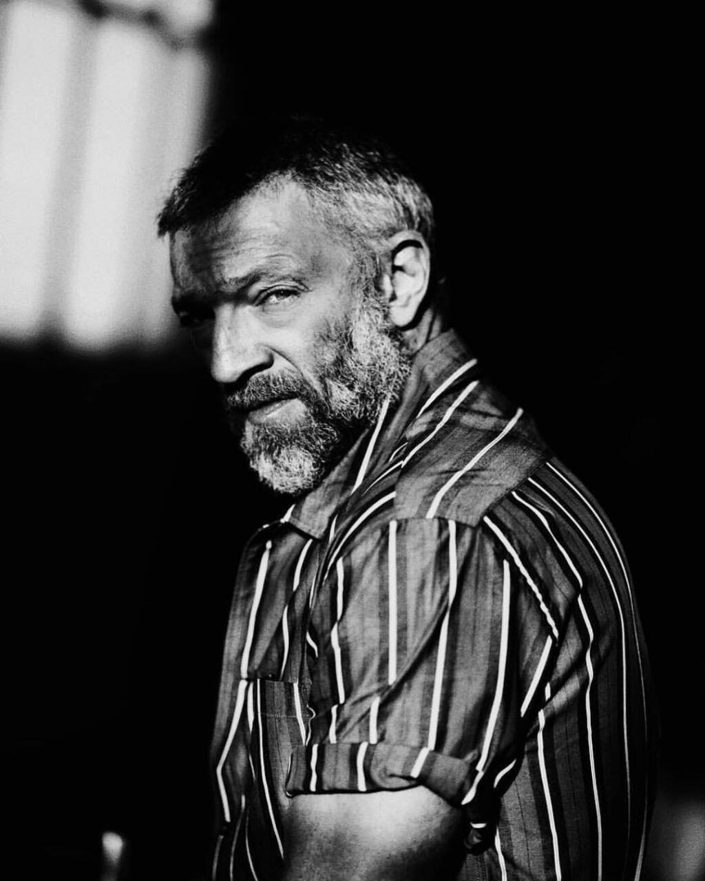 1024x1280  Винсент Кассель: фильмы, телевидение и биография