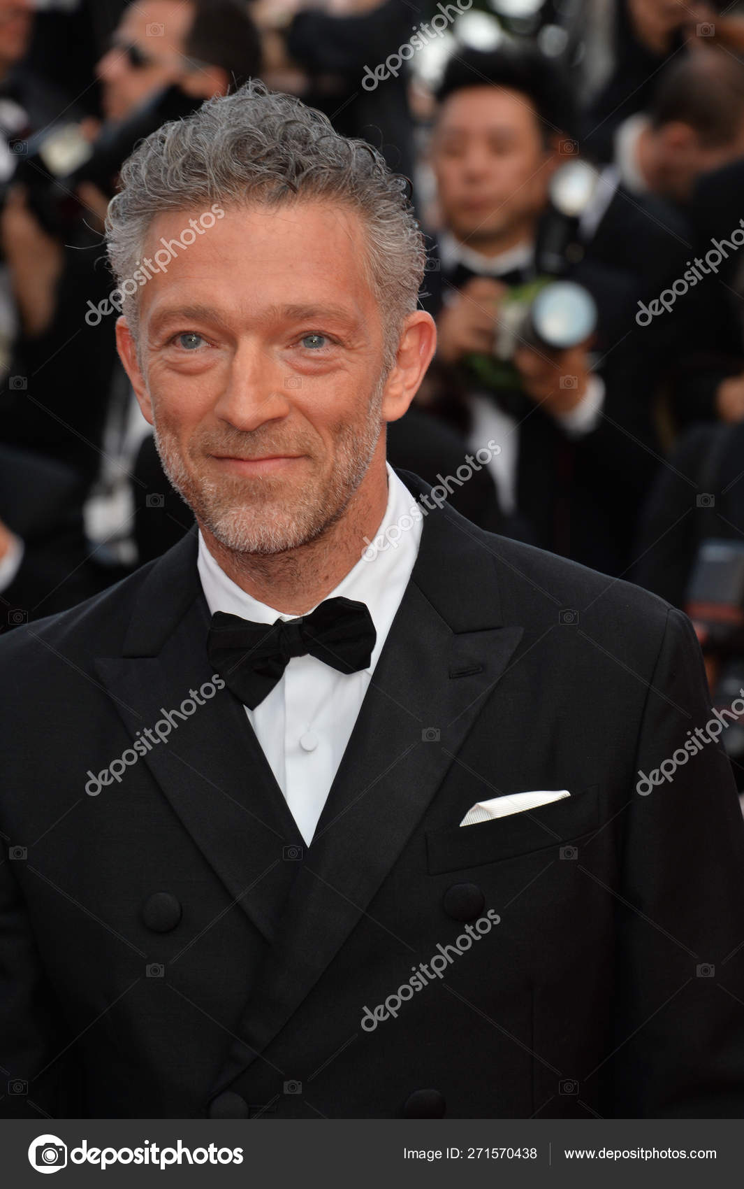 1065x1700  261996 1920x1080 Vincent Valentine - Редкая галерея HD обои