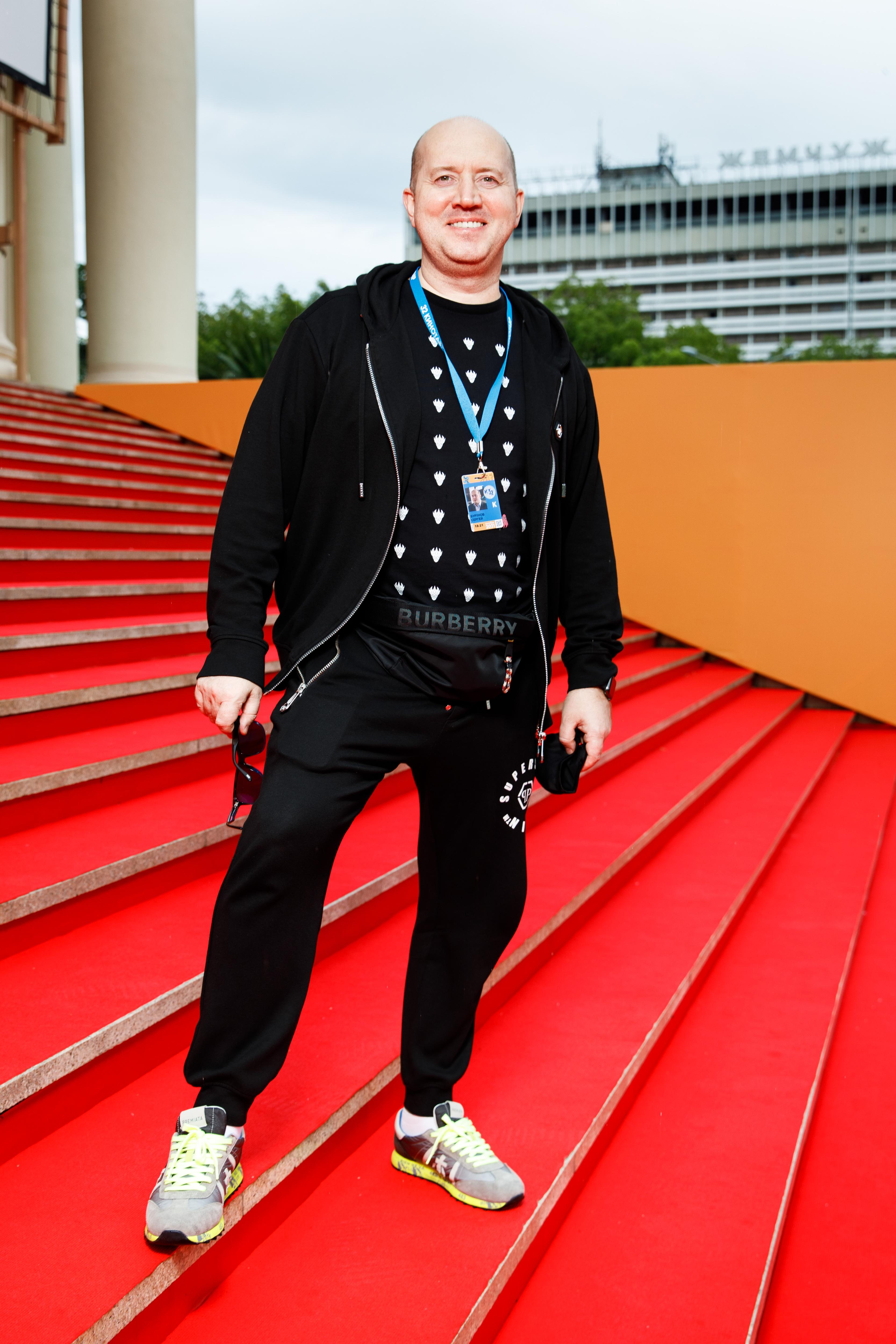 3334x5000  Степень Бьюрунововна, госпиталисирована Скоудома - Соотегианис Стредне ЖЕНЩИНА