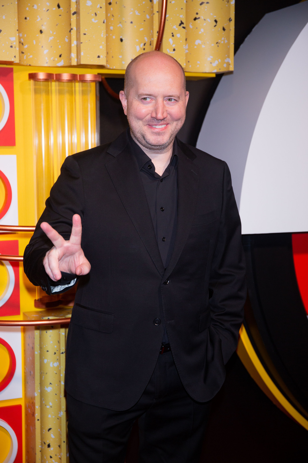 1066x1600  Сурге -бурунови: «garik mamartirosany-mnogo letet oshet mmenman -comedy club» | Starhit