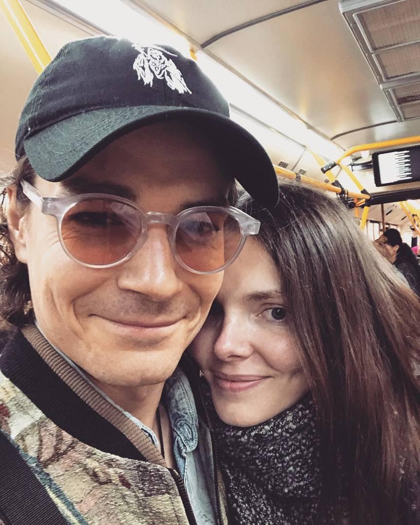 864x1080  Кинопоск hd »obъaylylpremerы seзona. Сред ини - иилм «орхл иррека» и карина