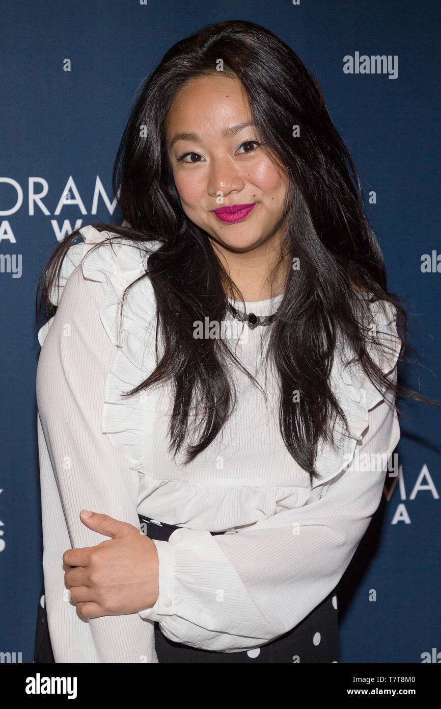 866x1390  Стефани Сю: юмор, человечество и свинья на поводке - Los Angeles Times