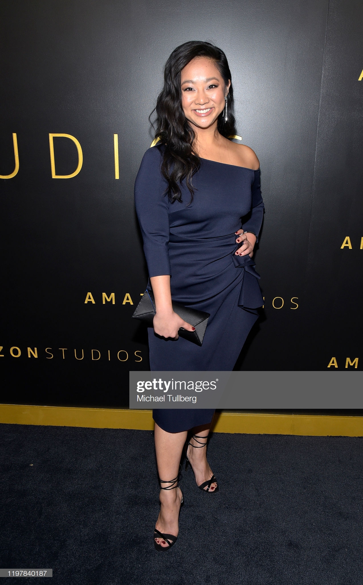 1274x2048  Monirath в Твиттере: \ "Стефани Ссу за кулисами" Все, везде, все сразу " - носить мои перчатки. Https: //t.co/tj3ifhvokd \"/Twitter.