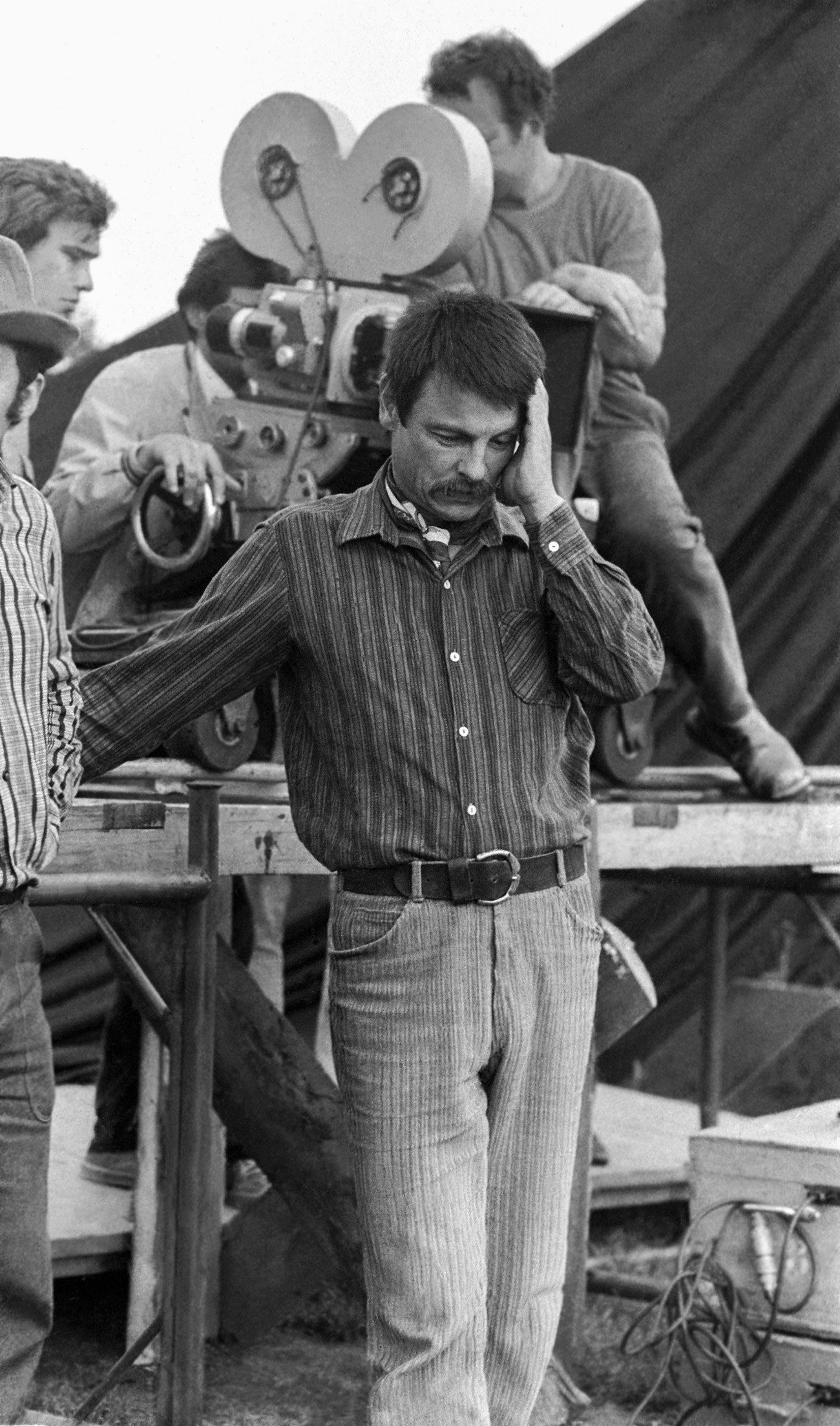 1300x2207  Tharkowskichiй-mladшiй: ob otцe, эmigraцikyи и смстл-жиджи-Россия за пределами Поряски