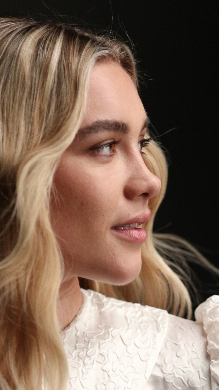 750x1334  Флоренс Пью сейчас рыжая? - Смотрите фото | Очарование