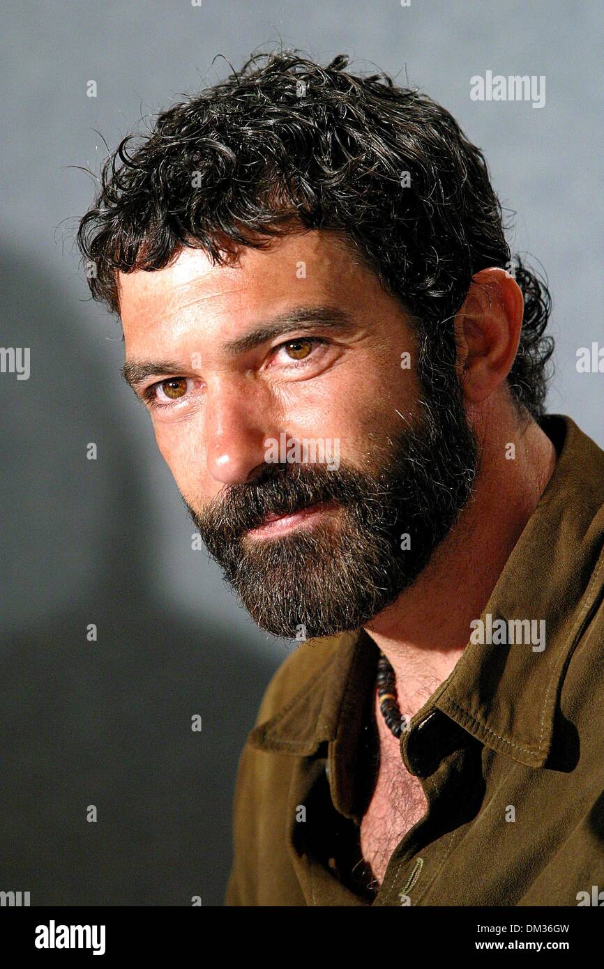 866x1390  13 -й Воин (1999)