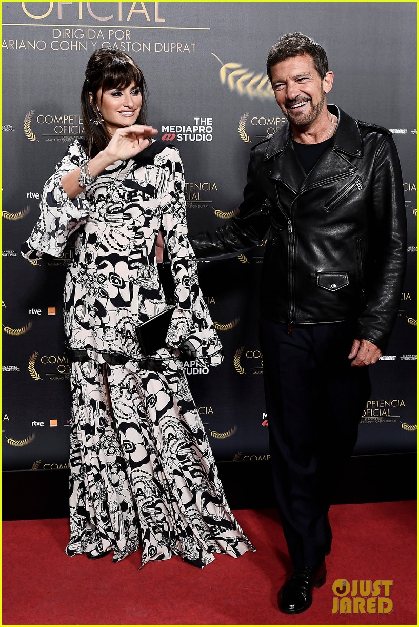 817x1222  Ной в Твиттере: \ "Брейк: Антонио Бандерас собирается повторить свою роль киски в сапогах в \" Мстители: Секретные войны. \ "https: //t.co/gvlt9jvveu \"/Twitter