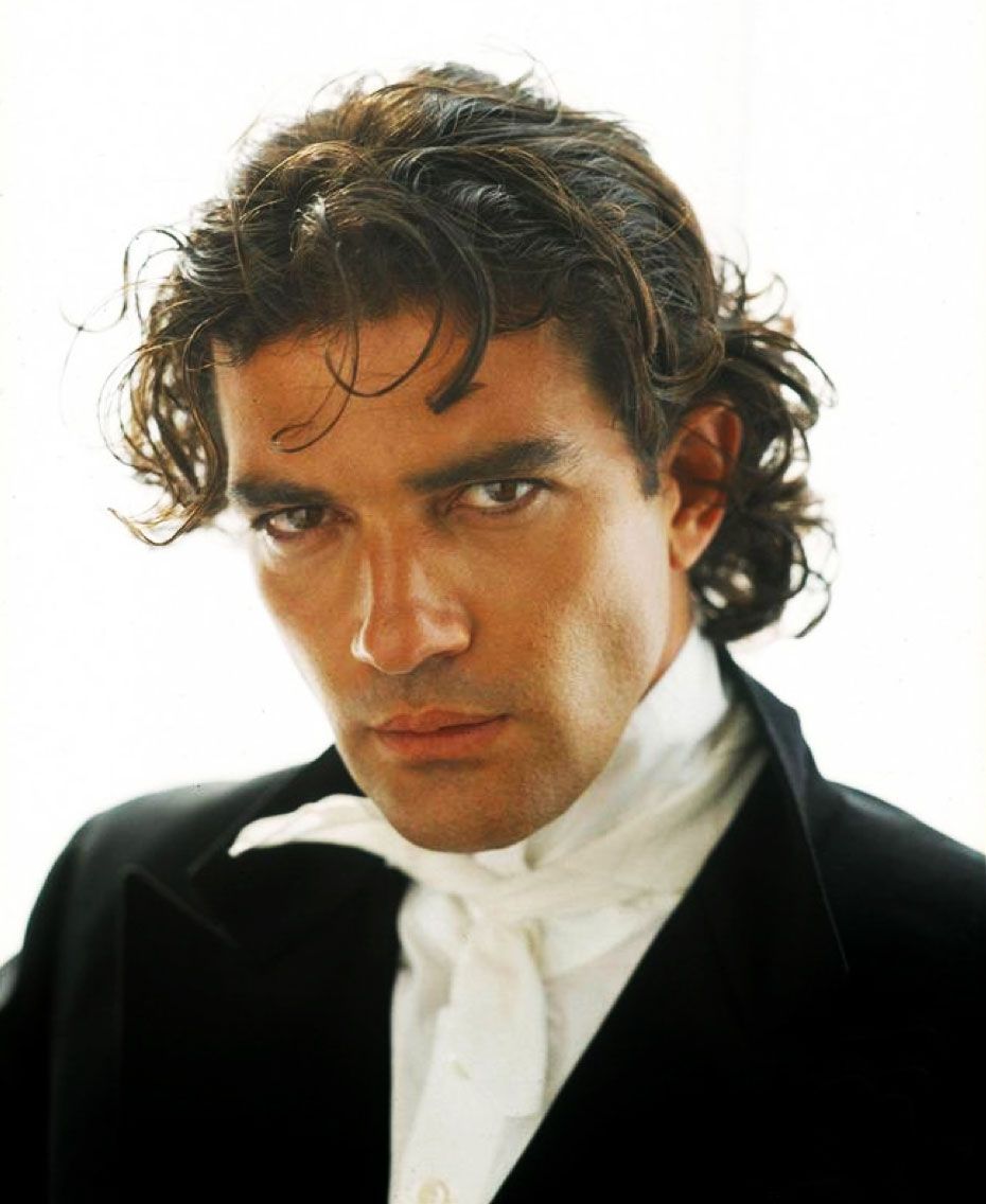 930x1136  Антонио Бандерас подтвердил для Uncharted Movie | VG247