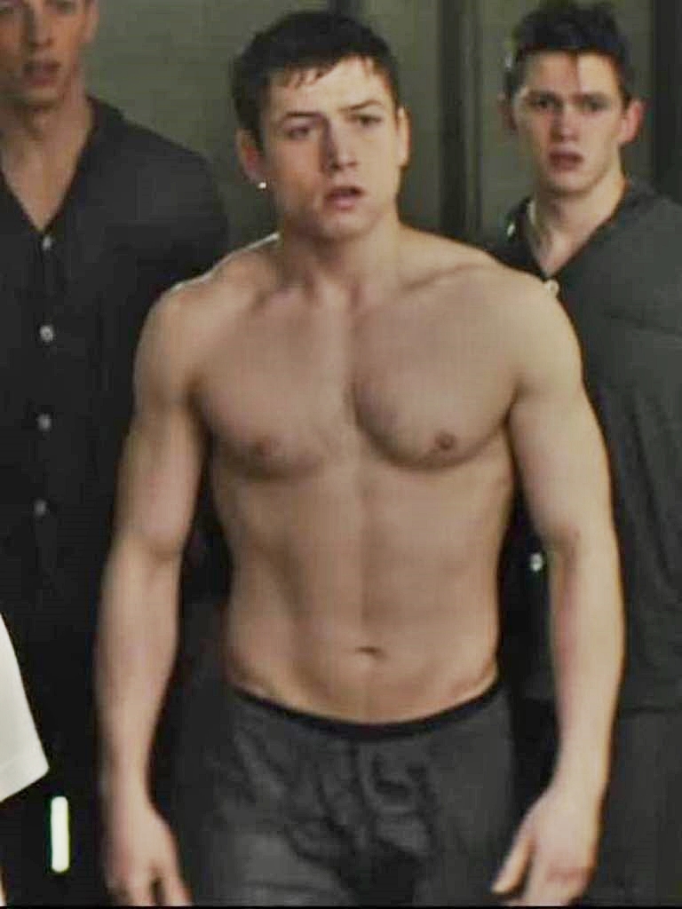 768x1024  Лучшие адаптированные заявления Тарона Эгертона, которые мы будем следить за этим сезоном | Британский GQ