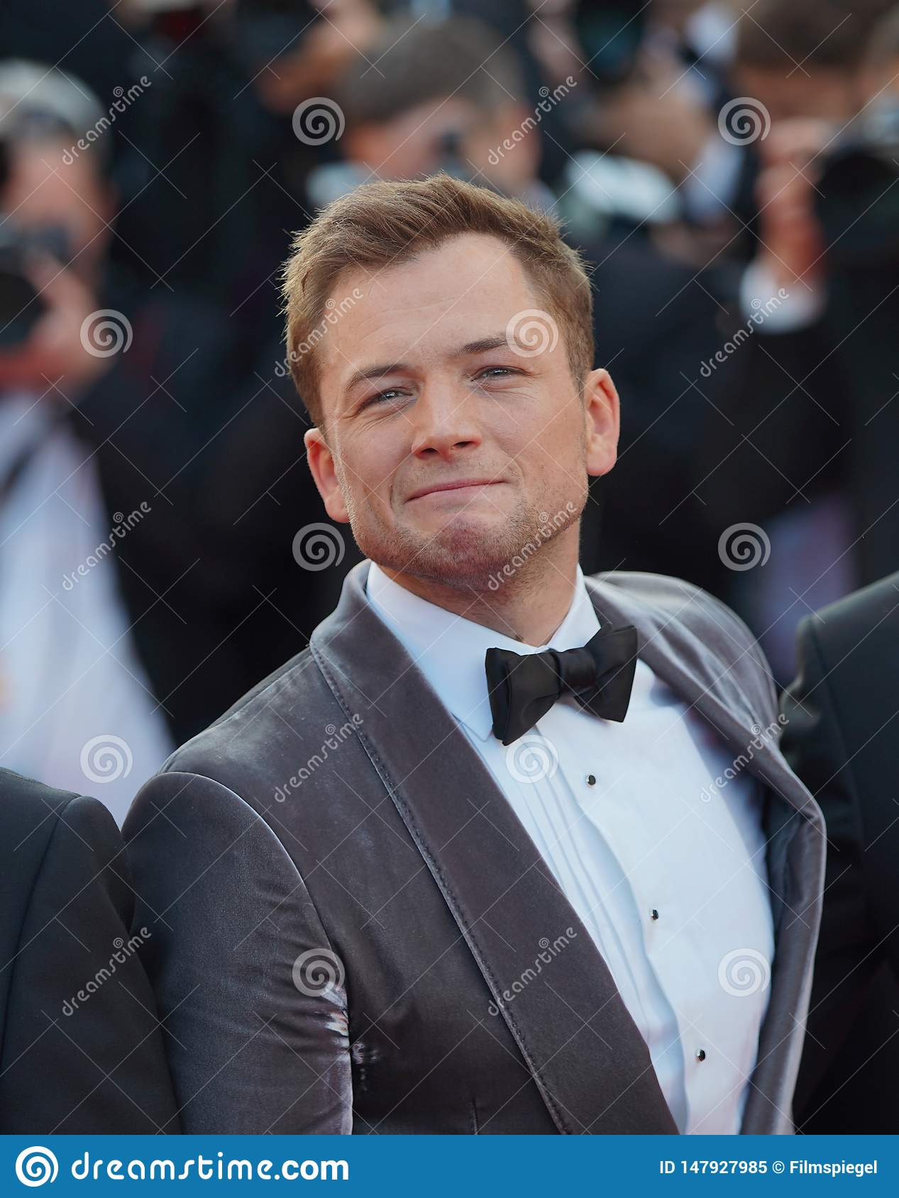 1267x1689  Тарон Эгертон приглашает Burberry на премию GQ GQ 2019 года | Британский GQ