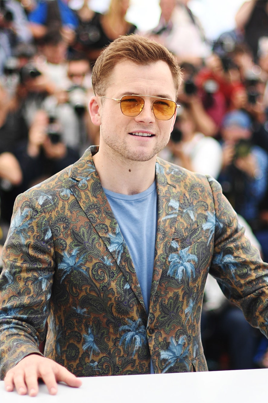 887x1331  Тарон Эгертон в Робин -Гуде 2018 4K обои | HD обои | ID #23934