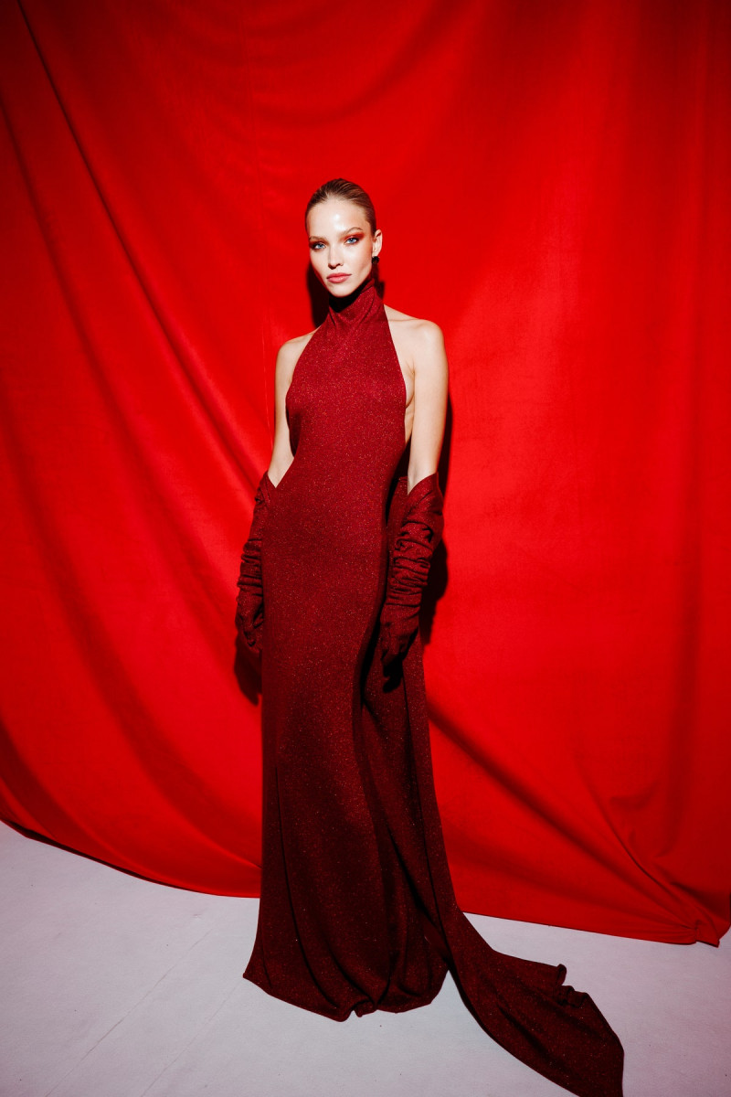 800x1200  Саша Люсс в Vogue Russia декабрь 2015 г. Алекси Любомирски