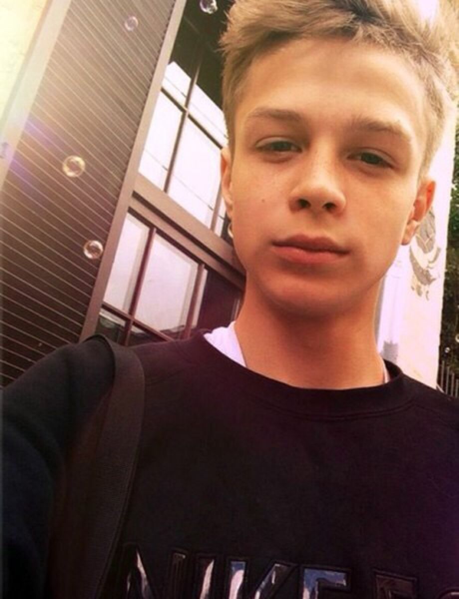 920x1200  Gleb kalюжnый (38 футо) | МАЛИКИКИ, КРАСНЕ, КРАСЛЕТ