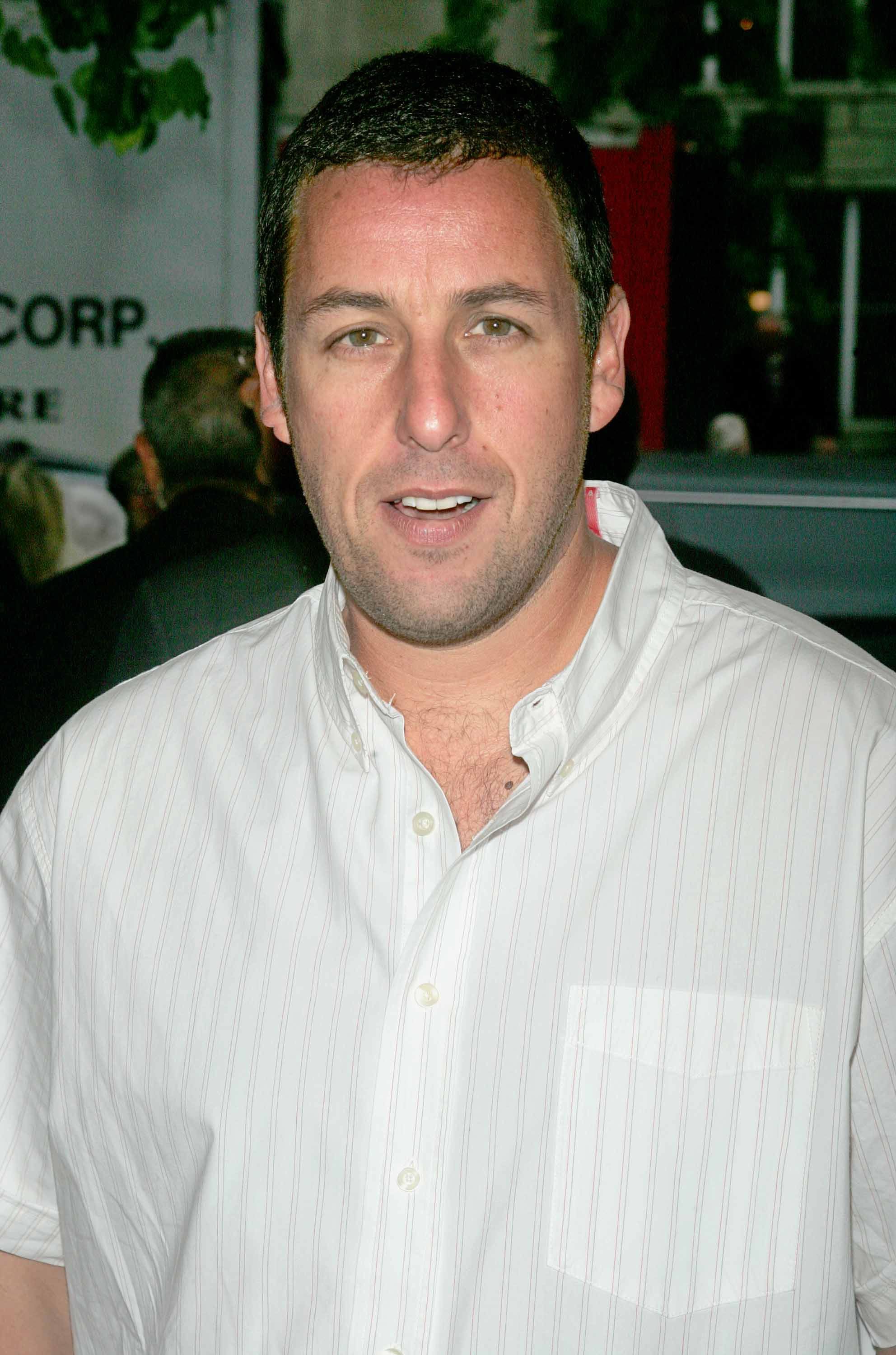 1984x3000  Адам Сэндлер, Чло Чжао - Адам Сэндлер Фото - Зимбио