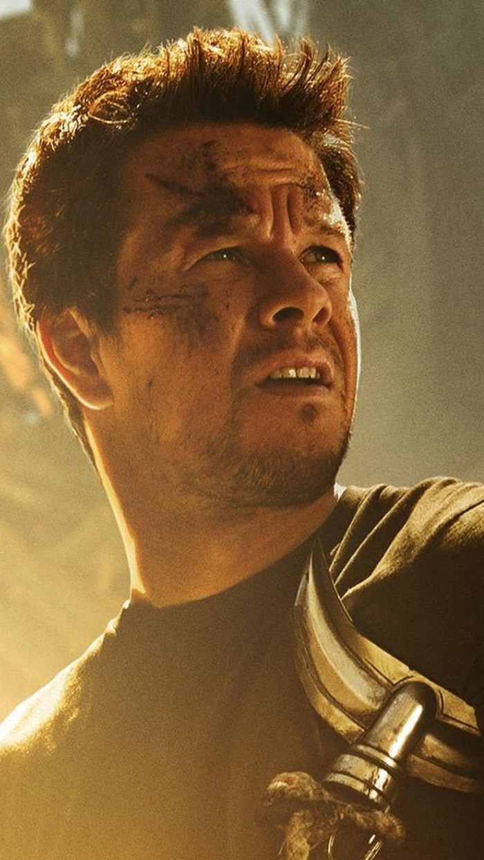 700x1244  1381119 Uncharted - фильм, Том Холланд, Марк Уолберг, фильм - Редкая галерея HD обои