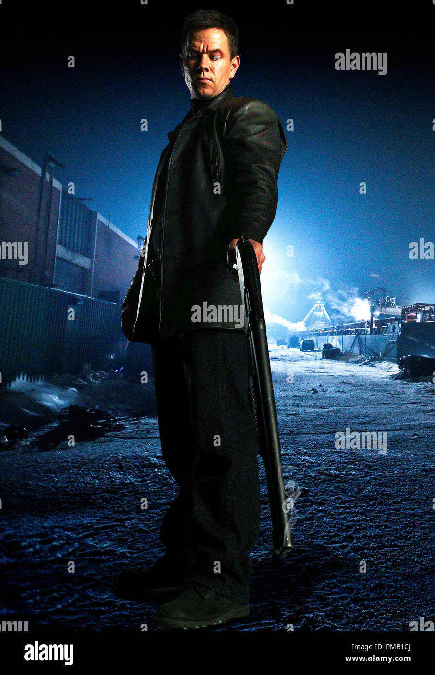 895x1390  Марк Уолберг Телефон Обои - пещера обоев