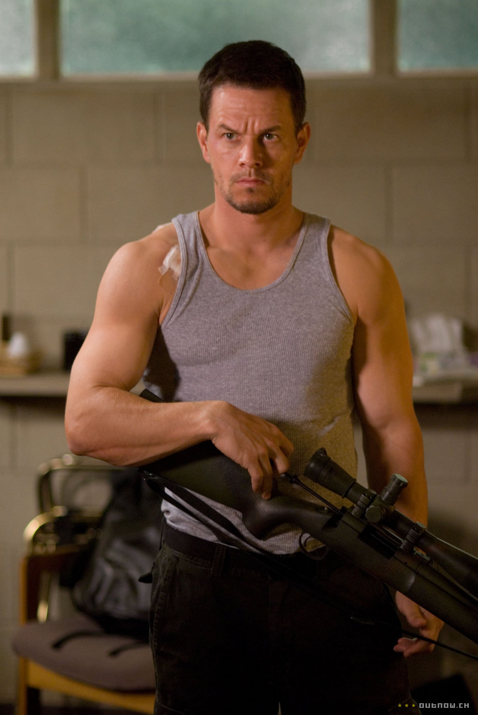 937x1400  Фотографии от лучших ролей Марка Уолберга - E! В сети