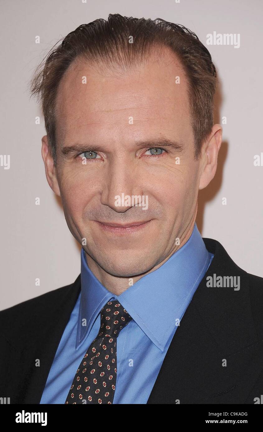 845x1390  Ральф Файенн Фотографии и фотографии | Фанданго