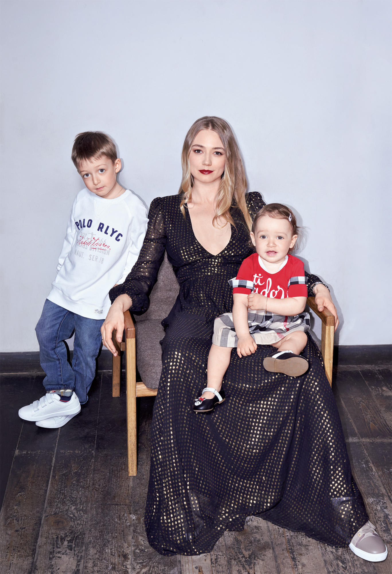 1367x2001  Оксана Акиншиналь