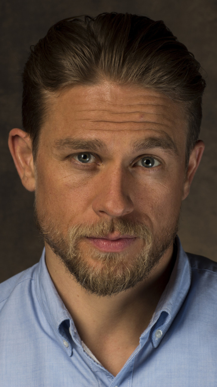 720x1280  Лондон, Великобритания. 10 мая 2017 года. Чарли Ханнам посещает европейскую премьеру «Короля Артура: Легенда о мече» в Империи Cineworld 10 мая 2017 года в Лондоне, Великобритания Кредит: Гари Митчелл/Алами