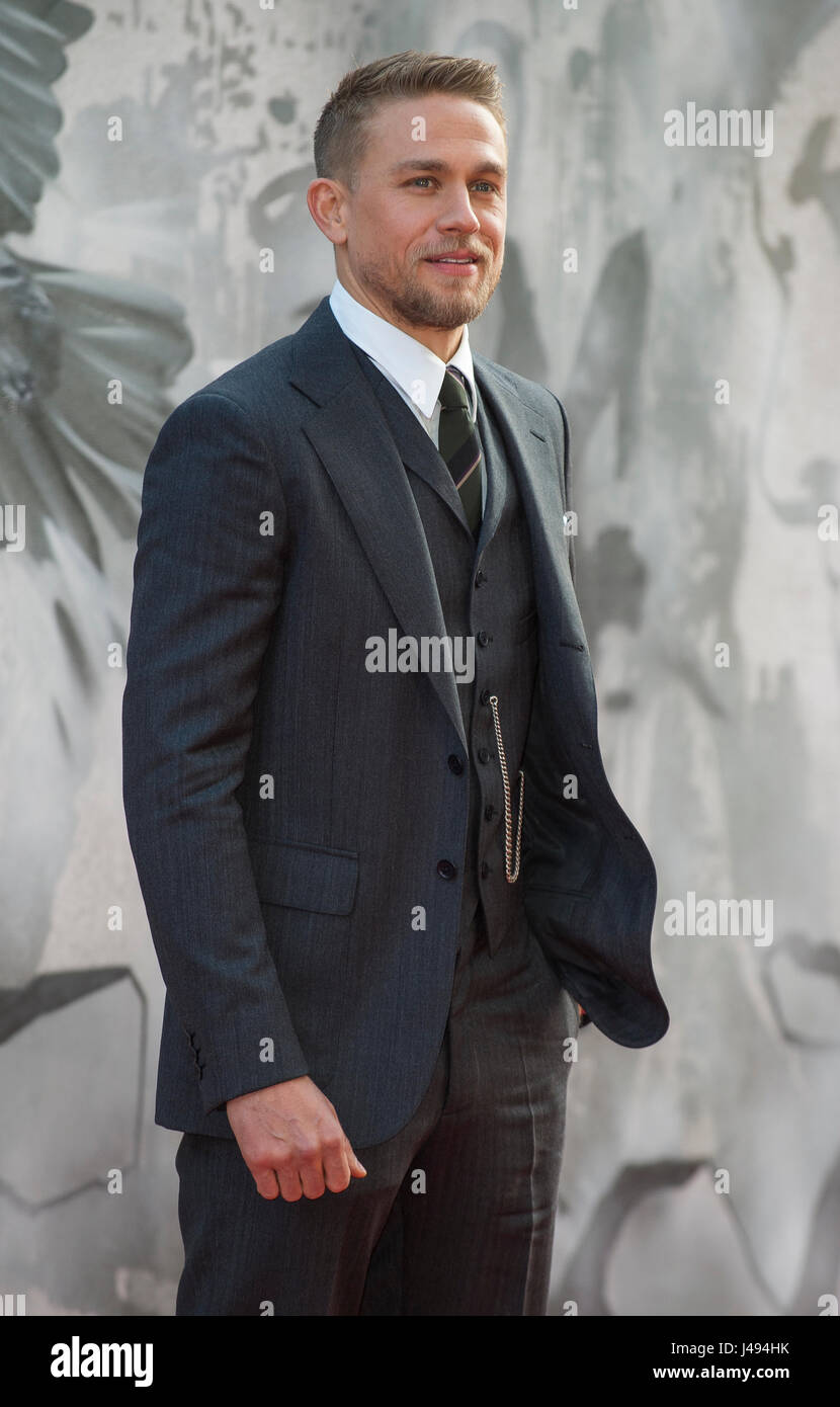 830x1390  Обои для несправедливости зеленая стрелка для детей - Чарли Ханнам Зеленая Стрелка - Бесплатная прозрачная изображения PNG Clipart Скачать